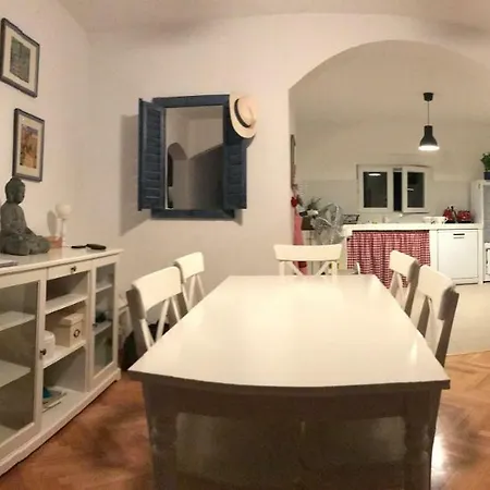 Apartment La Maison Alvina